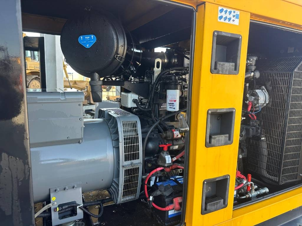 Sdmo R165 C3 - Generador industriale: foto 3 Sdmo R165 C3 - Generador industriale: foto 3