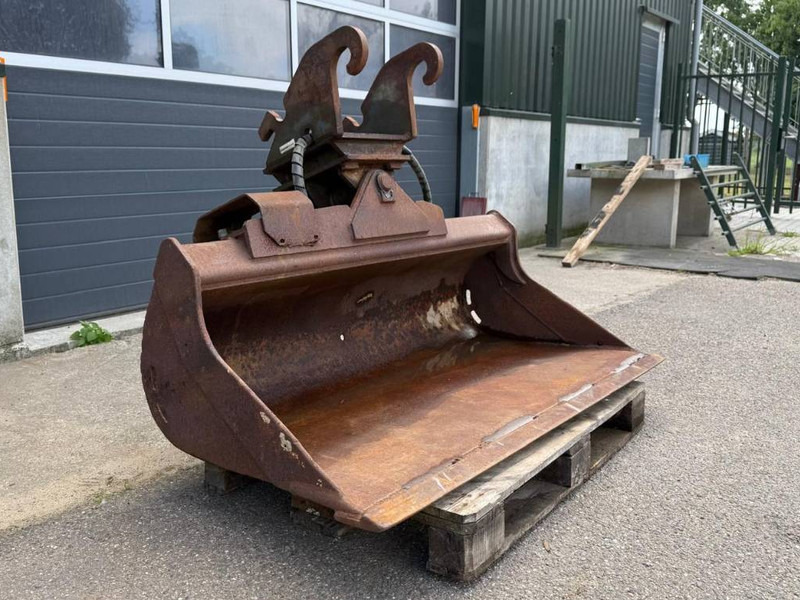 Cangini Benne CW10 Tiltbucket / kantelbak Schwenklöffel - Cazo para Maquinaria de construcción: foto 1 Cangini Benne CW10 Tiltbucket / kantelbak Schwenklöffel - Cazo para Maquinaria de construcción: foto 1