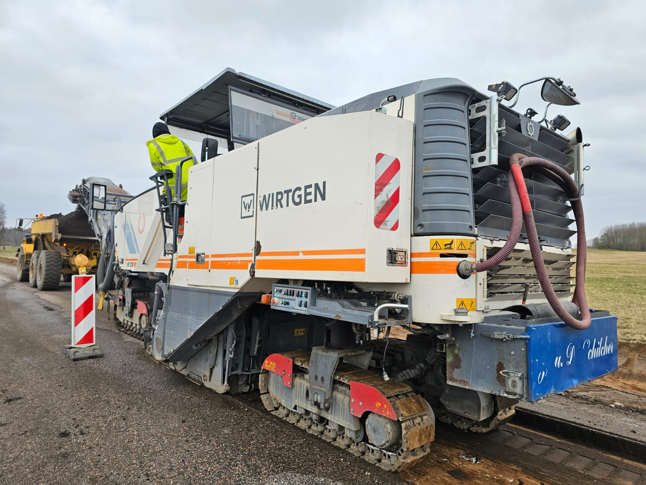WIRTGEN W220 - Fresadora en frío: foto 2 WIRTGEN W220 - Fresadora en frío: foto 2