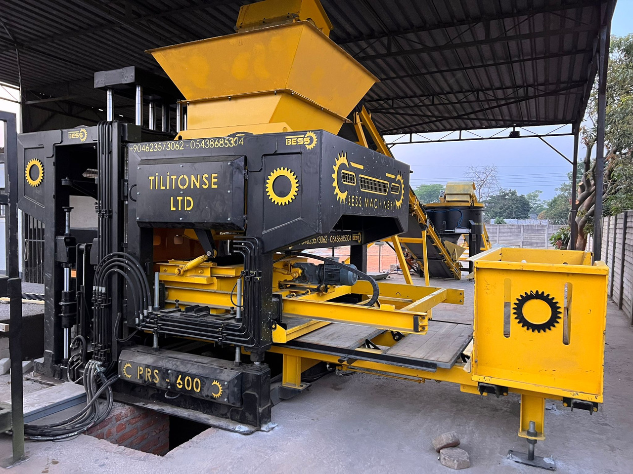 PRS-600 Semi-Automatic Concrete Block Machine - Máquina bloquera: foto 4 PRS-600 Semi-Automatic Concrete Block Machine - Máquina bloquera: foto 4