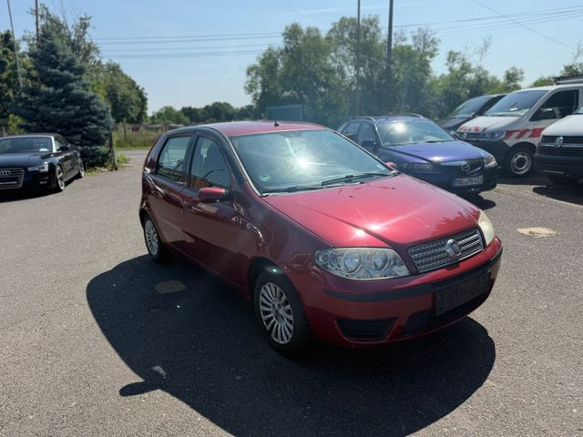 Fiat Punto Aktueller HU Motorschaden - Sedan: foto 2 Fiat Punto Aktueller HU Motorschaden - Sedan: foto 2