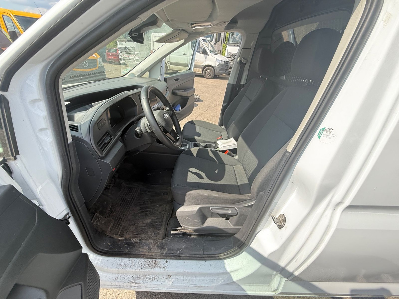Furgoneta pequeña Ford Transit Connect Trend L2 Kasten: foto 11
