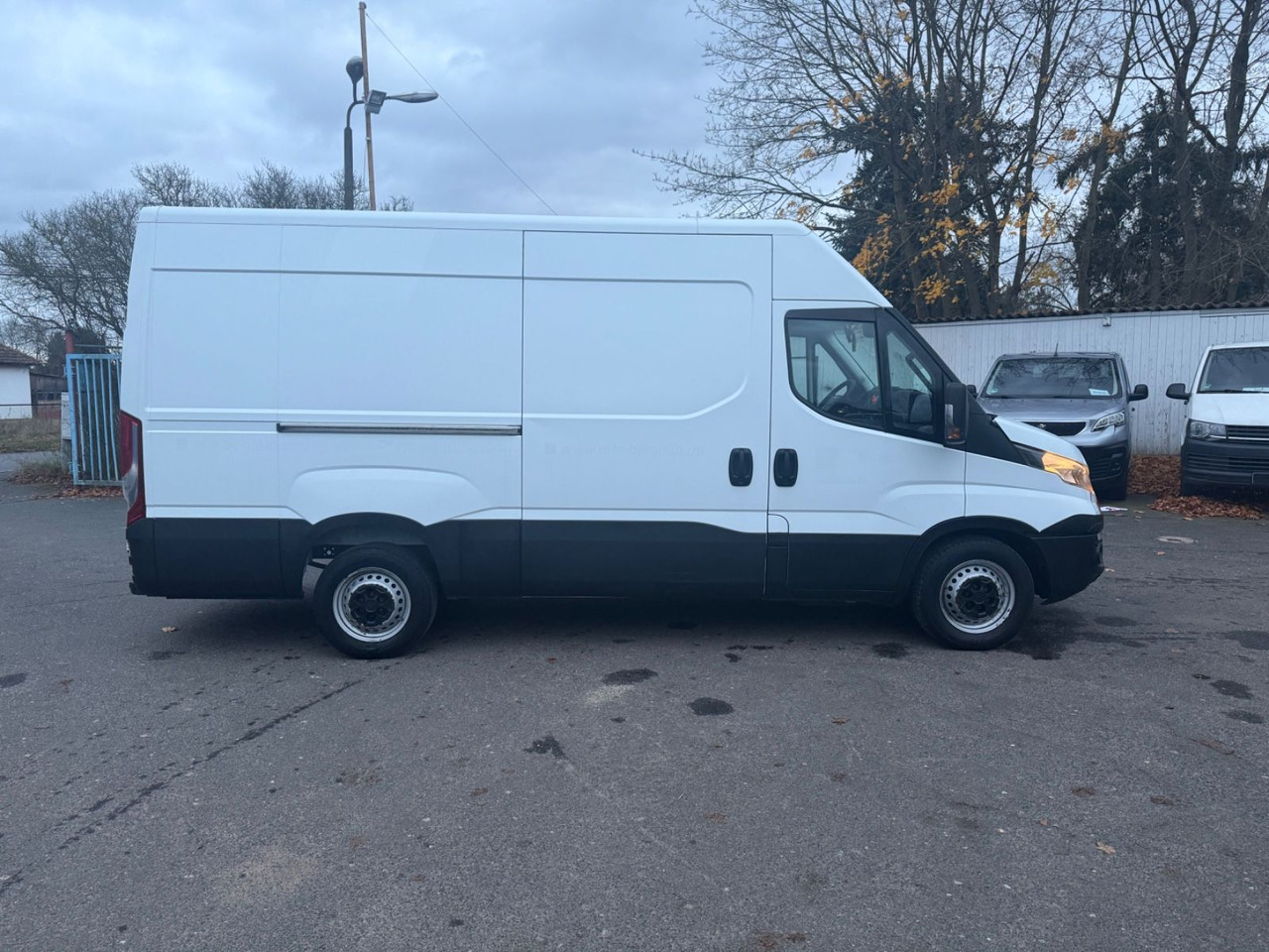 Iveco Daily Kasten HKa 35 S 16 AUTOMATIK - Furgón: foto 2 Iveco Daily Kasten HKa 35 S 16 AUTOMATIK - Furgón: foto 2