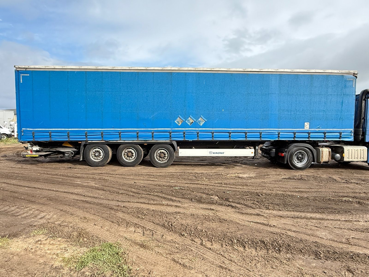Krone SD mit Faltbare Ladebordwand - Semirremolque lona: foto 4 Krone SD mit Faltbare Ladebordwand - Semirremolque lona: foto 4