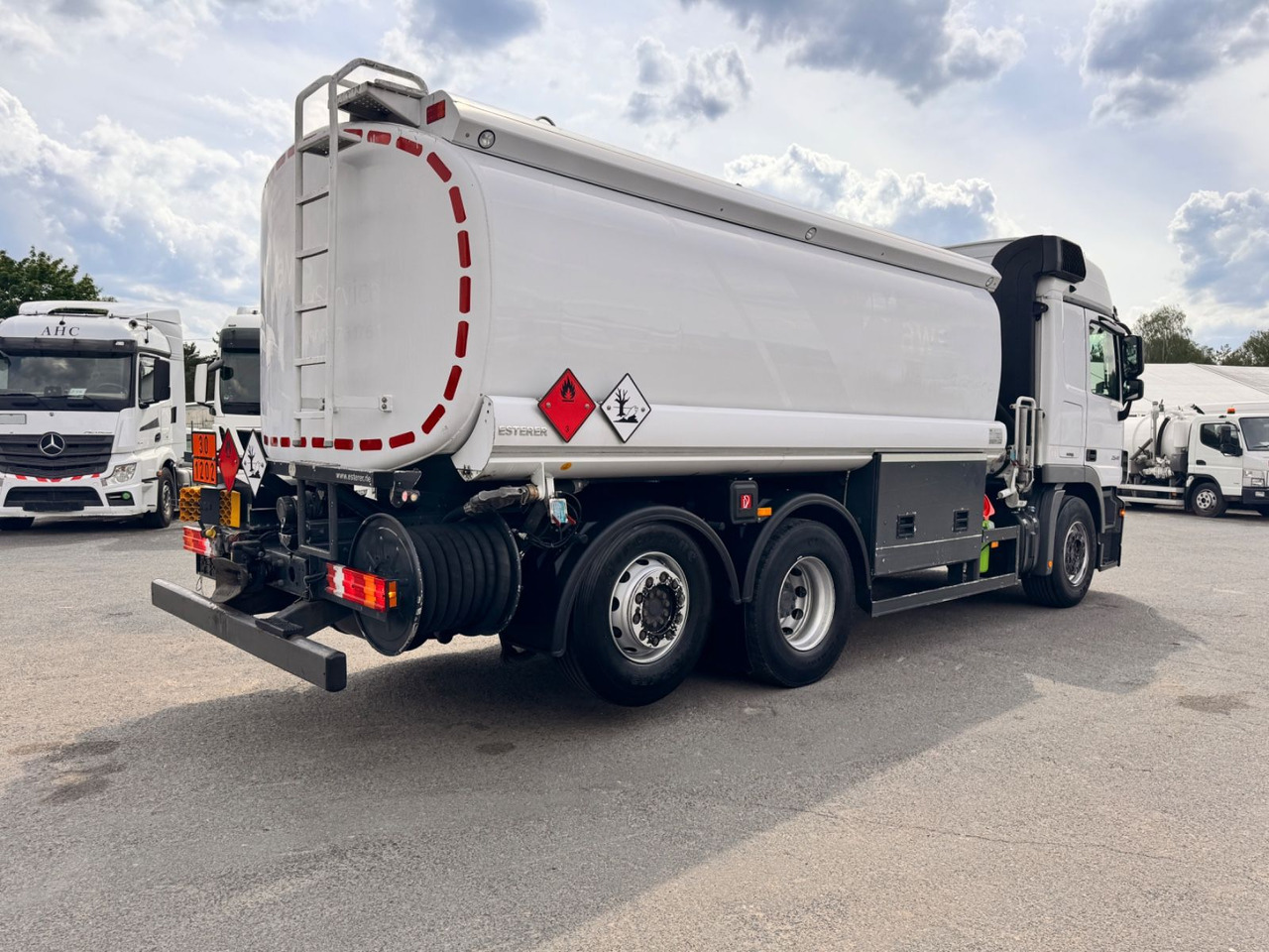 Mercedes-Benz Actros 2541 Tankwagen - Camión cisterna: foto 4 Mercedes-Benz Actros 2541 Tankwagen - Camión cisterna: foto 4