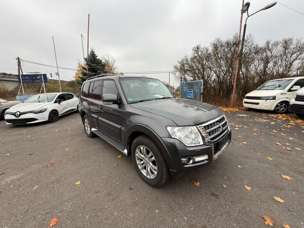 Mitsubishi Pajero 3,2 DI-D Edition 100 - SUV/ Todoterreno: foto 2 Mitsubishi Pajero 3,2 DI-D Edition 100 - SUV/ Todoterreno: foto 2