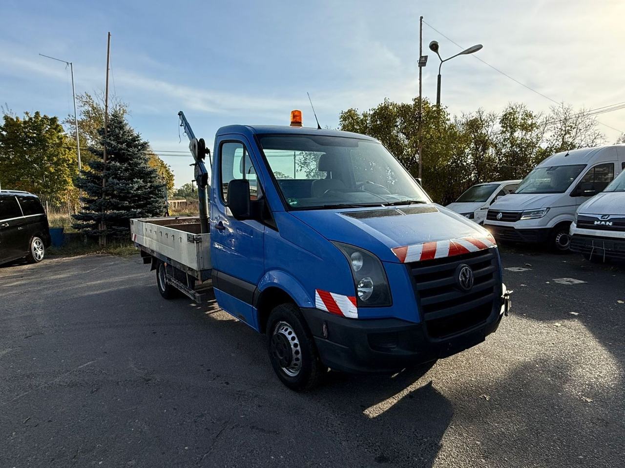 Volkswagen Crafter Pritsche 50 mittel L2 KRAN 500 KG - Furgoneta caja abierta: foto 2 Volkswagen Crafter Pritsche 50 mittel L2 KRAN 500 KG - Furgoneta caja abierta: foto 2