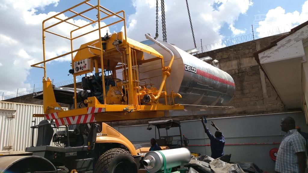 Distribuidor de asfalto nuevo DELCO BD10000: foto 17