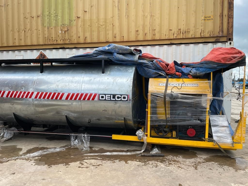 Distribuidor de asfalto nuevo DELCO BD10000: foto 10