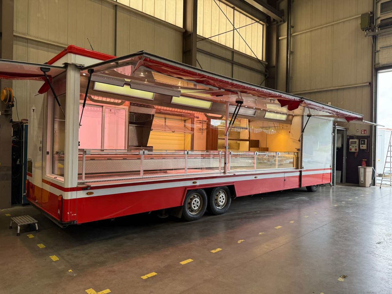 Fiat ESSELMANN Verkaufsfahrzeug ähn. Borco - Camión tienda: foto 1 Fiat ESSELMANN Verkaufsfahrzeug ähn. Borco - Camión tienda: foto 1