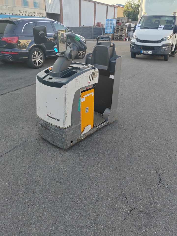 Jungheinrich EZS 130 3000kg/ 2017yy/ 5909mh - Remolcadora: foto 2 Jungheinrich EZS 130 3000kg/ 2017yy/ 5909mh - Remolcadora: foto 2