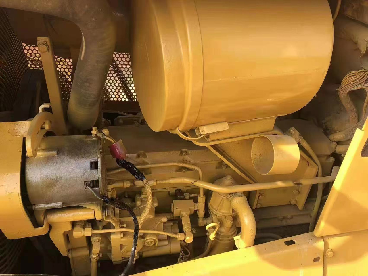 CAT D6M - Bulldozer: foto 5 CAT D6M - Bulldozer: foto 5