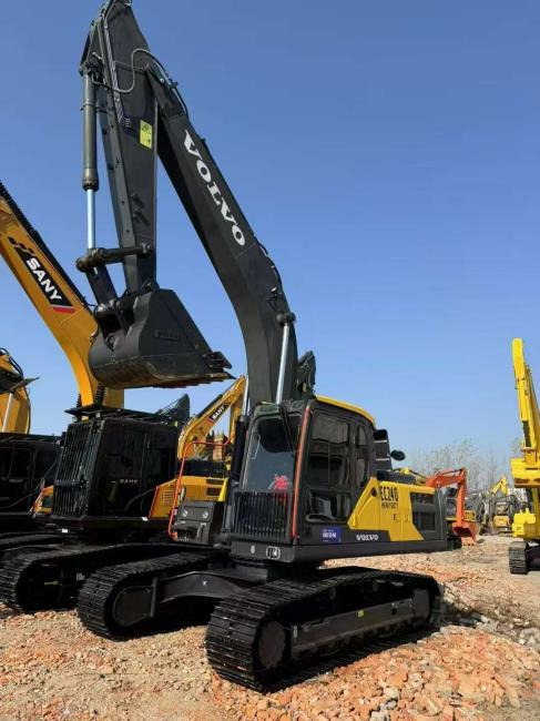 VOLVO EC240 - Excavadora de cadenas: foto 1 VOLVO EC240 - Excavadora de cadenas: foto 1