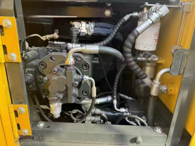 Excavadora de cadenas Volvo EC140: foto 6