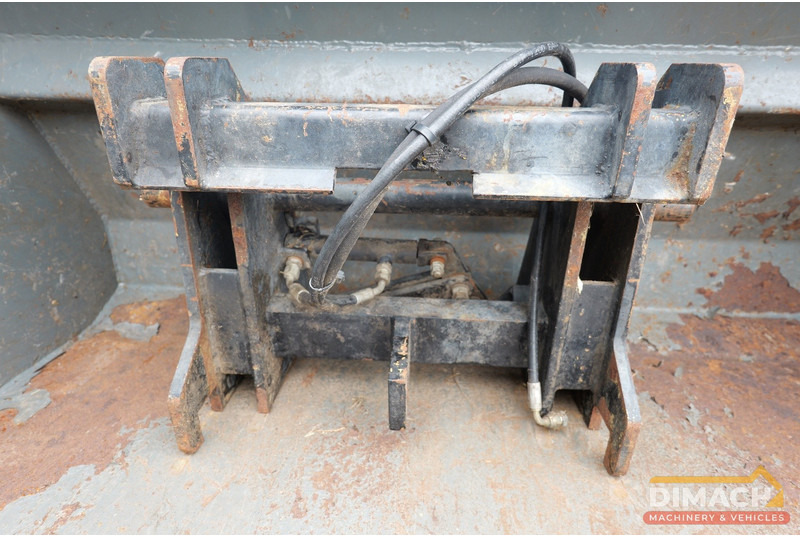 JCB 403 Zeer nette shovel met hydraulische snelwissel en bak en palletvorken 120cm lang - Cargadora: foto 5 JCB 403 Zeer nette shovel met hydraulische snelwissel en bak en palletvorken 120cm lang - Cargadora: foto 5