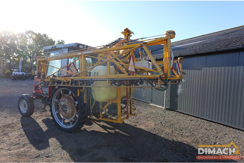 Massey Ferguson 3050 NL tractor 2wd met Dubex 21 meter spuit - Tractor: foto 2 Massey Ferguson 3050 NL tractor 2wd met Dubex 21 meter spuit - Tractor: foto 2