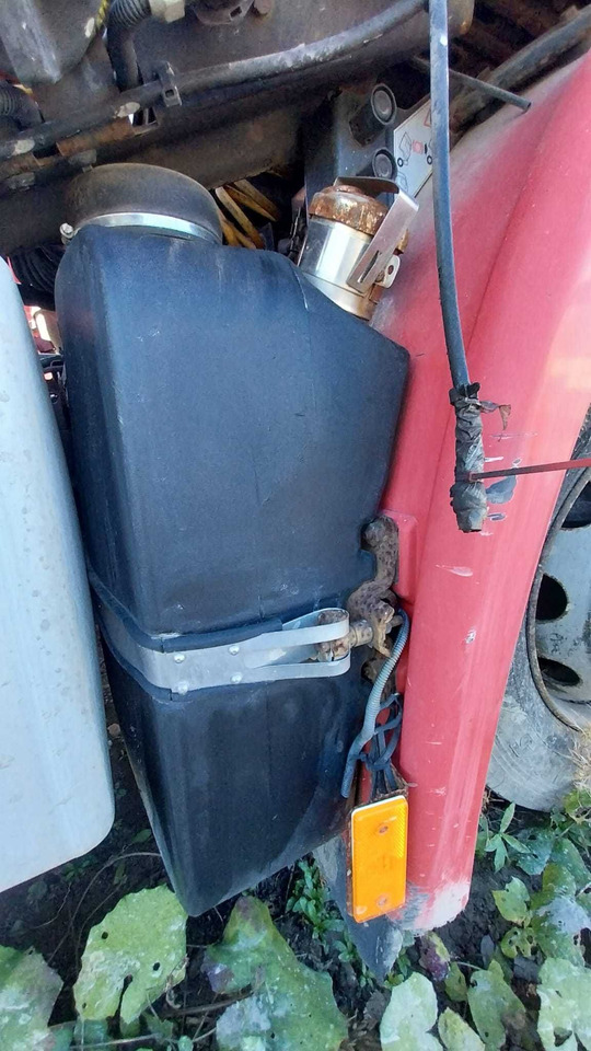 Zbiornik AdBlue IVECO STRALIS 500 - Procesamiento de combustible: foto 1 Zbiornik AdBlue IVECO STRALIS 500 - Procesamiento de combustible: foto 1