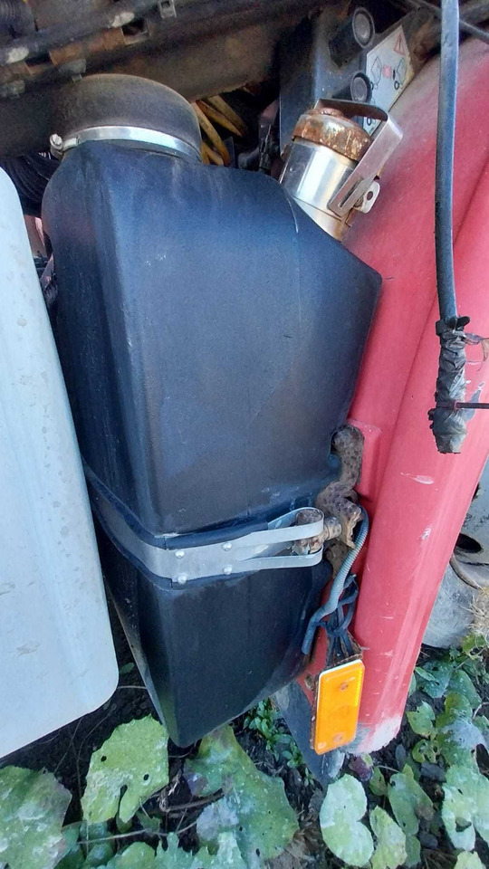 Zbiornik AdBlue IVECO STRALIS 500 - Procesamiento de combustible: foto 2 Zbiornik AdBlue IVECO STRALIS 500 - Procesamiento de combustible: foto 2