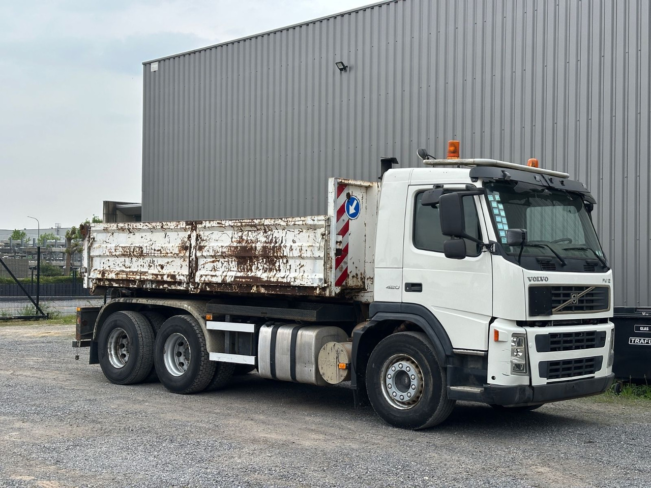 Volvo FM 420 - Camión multibasculante: foto 1 Volvo FM 420 - Camión multibasculante: foto 1
