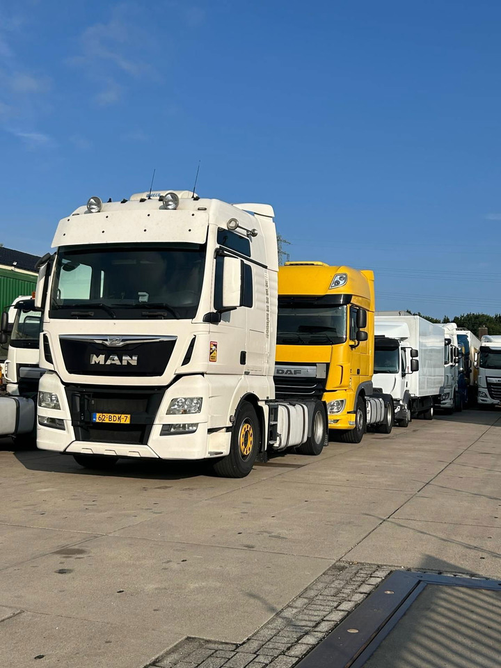Diversen Gezocht Trucks, trailers - Cabeza tractora: foto 1 Diversen Gezocht Trucks, trailers - Cabeza tractora: foto 1