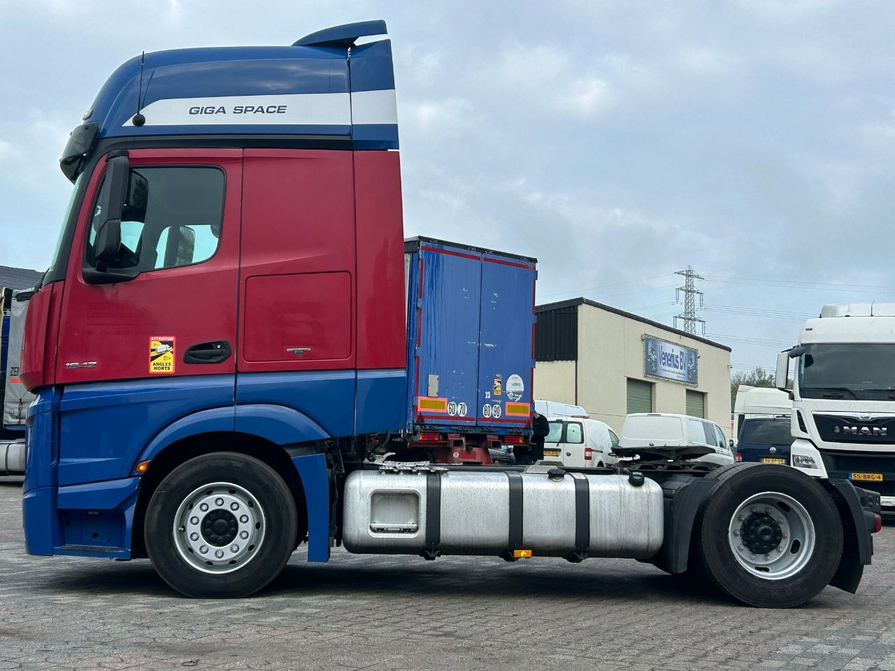 Mercedes-Benz Actros Euro 6 / BJ. 2015 / APK - Cabeza tractora: foto 4 Mercedes-Benz Actros Euro 6 / BJ. 2015 / APK - Cabeza tractora: foto 4