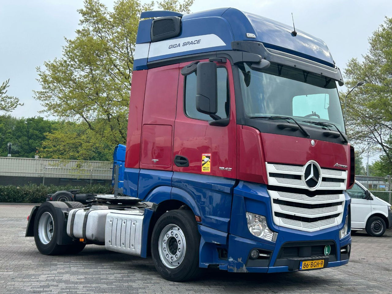 Mercedes-Benz Actros Euro 6 / BJ. 2015 / APK - Cabeza tractora: foto 2 Mercedes-Benz Actros Euro 6 / BJ. 2015 / APK - Cabeza tractora: foto 2