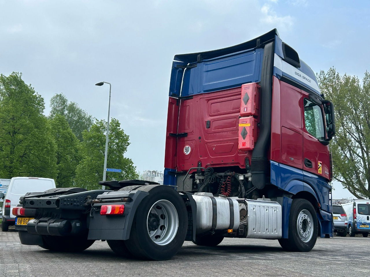 Mercedes-Benz Actros Euro 6 / BJ. 2015 / APK - Cabeza tractora: foto 3 Mercedes-Benz Actros Euro 6 / BJ. 2015 / APK - Cabeza tractora: foto 3