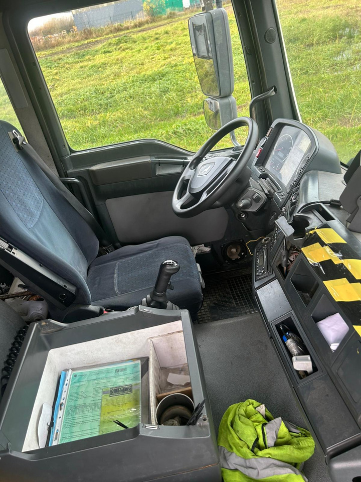 MAN TGA 26.310 - Camión lona: foto 4 MAN TGA 26.310 - Camión lona: foto 4