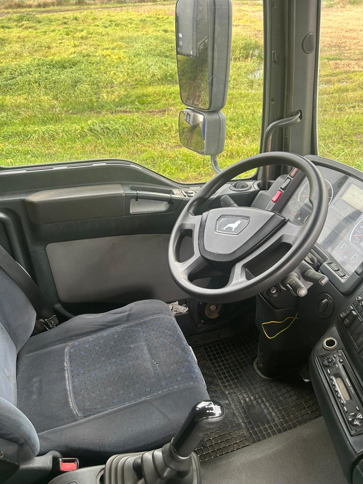 MAN TGA 26.310 - Camión lona: foto 3 MAN TGA 26.310 - Camión lona: foto 3