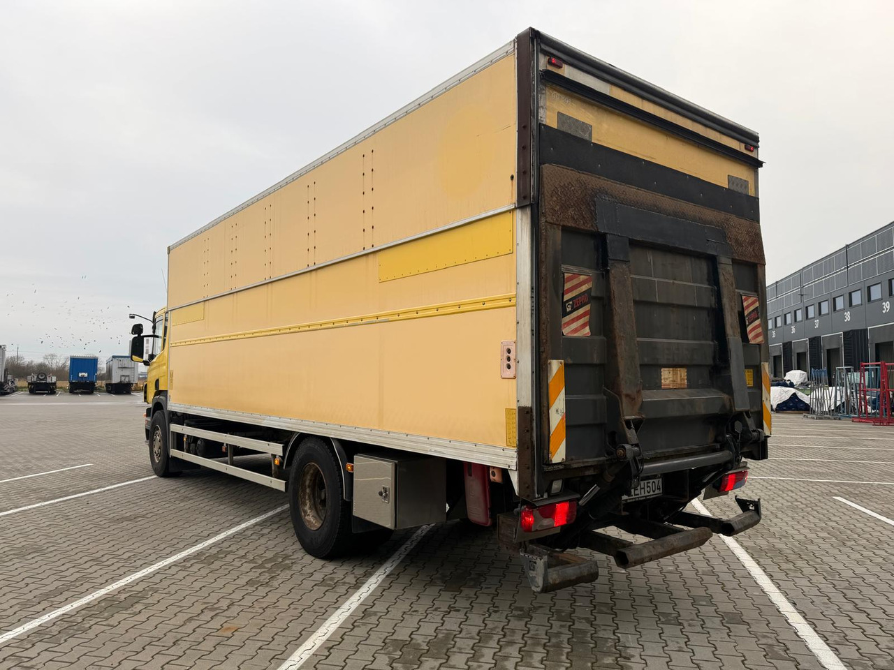 SCANIA P230 - Camión caja cerrada: foto 5 SCANIA P230 - Camión caja cerrada: foto 5