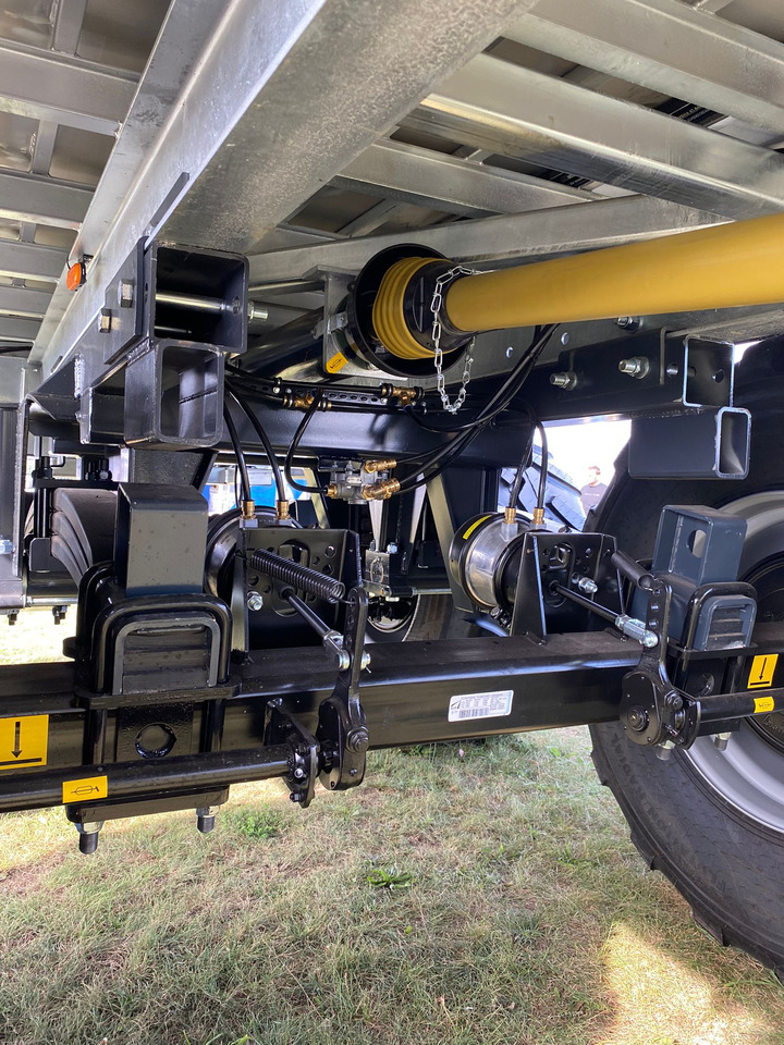 Esparcidor de estiércol nuevo Auto-Agro Mistreuer / Manure spreader / Epandeur à fumier / Rimorchio spandiconcime / Abonadora / Разбрасыватель органических удобрений / Rozrzutnik obornika Tandem N268: foto 15