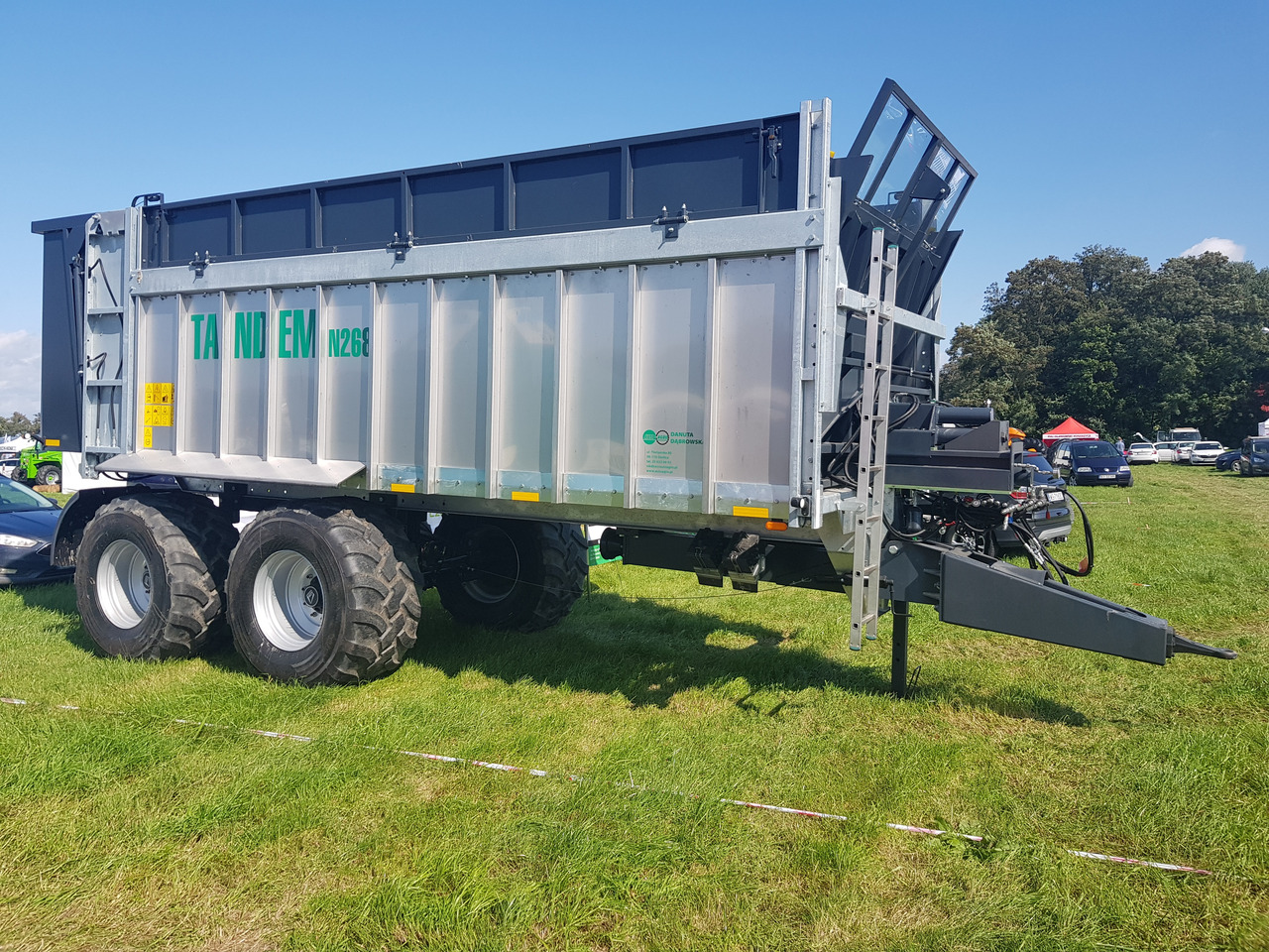 Esparcidor de estiércol nuevo Auto-Agro Mistreuer / Manure spreader / Epandeur à fumier / Rimorchio spandiconcime / Abonadora / Разбрасыватель органических удобрений / Rozrzutnik obornika Tandem N268: foto 20