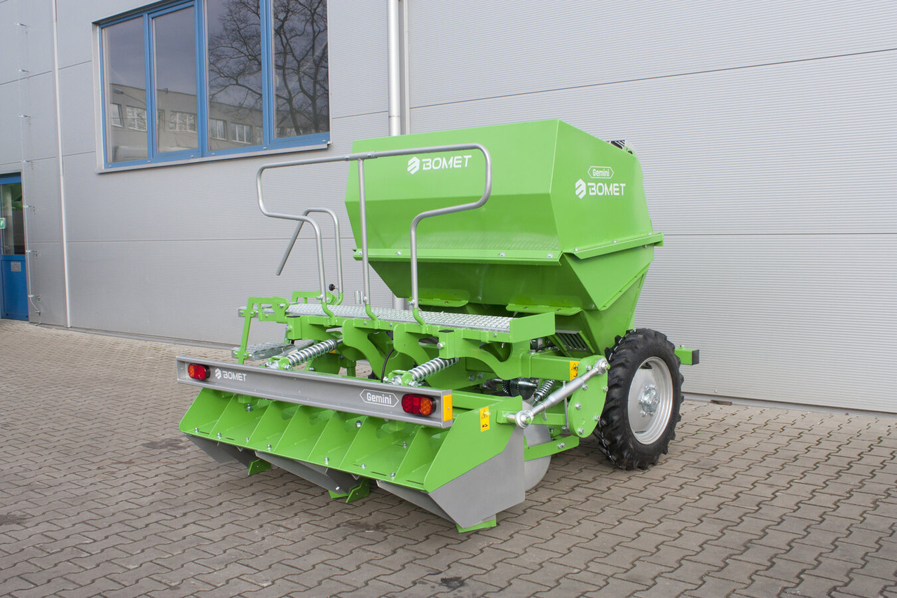 Bomet Kartoffelpflanzmaschine / Potato planter / Planteuse de pomme de terre / Piantapatate / Sadzarka ziemniaków - Plantadora de patatas: foto 3 Bomet Kartoffelpflanzmaschine / Potato planter / Planteuse de pomme de terre / Piantapatate / Sadzarka ziemniaków - Plantadora de patatas: foto 3