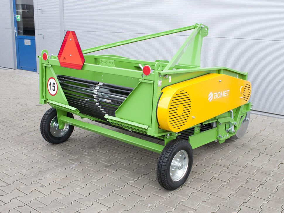 Bomet Siebkettenroder / Potato digger / Arracheuse de pomme de terre / Scavapatate / Cavador de patatas / 2-рядная картофелекопалка / Kopaczka do ziemniaków - Arrancadora de patatas: foto 2 Bomet Siebkettenroder / Potato digger / Arracheuse de pomme de terre / Scavapatate / Cavador de patatas / 2-рядная картофелекопалка / Kopaczka do ziemniaków - Arrancadora de patatas: foto 2