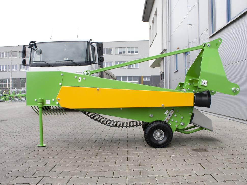 Bomet Siebkettenroder / Potato digger / Arracheuse de pomme de terre / Scavapatate / Однорядная картофельная копалка / Kopaczka do ziemniaków Z656 - Arrancadora de patatas: foto 5 Bomet Siebkettenroder / Potato digger / Arracheuse de pomme de terre / Scavapatate / Однорядная картофельная копалка / Kopaczka do ziemniaków Z656 - Arrancadora de patatas: foto 5