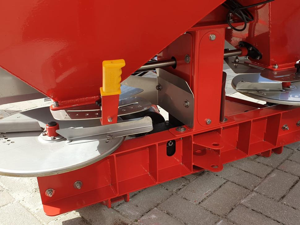 Esparcidor de fertilizantes nuevo Grass-Rol Düngerstreuer / Fertilizer spreader / Epandeur d'engrais / Spandiconcime / Rozsiewacz nawozu / Разбрасыватель удобрений 1600 l: foto 8