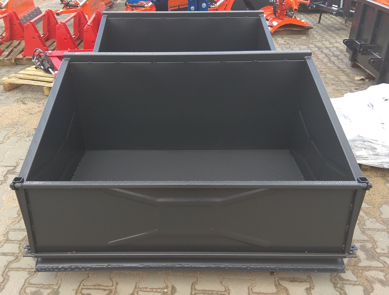Metal-Technik Heckschaufel / Transport box / Caisse de transport / Skrzynia 2 m - Implemento para Maquinaria agrícola: foto 5 Metal-Technik Heckschaufel / Transport box / Caisse de transport / Skrzynia 2 m - Implemento para Maquinaria agrícola: foto 5