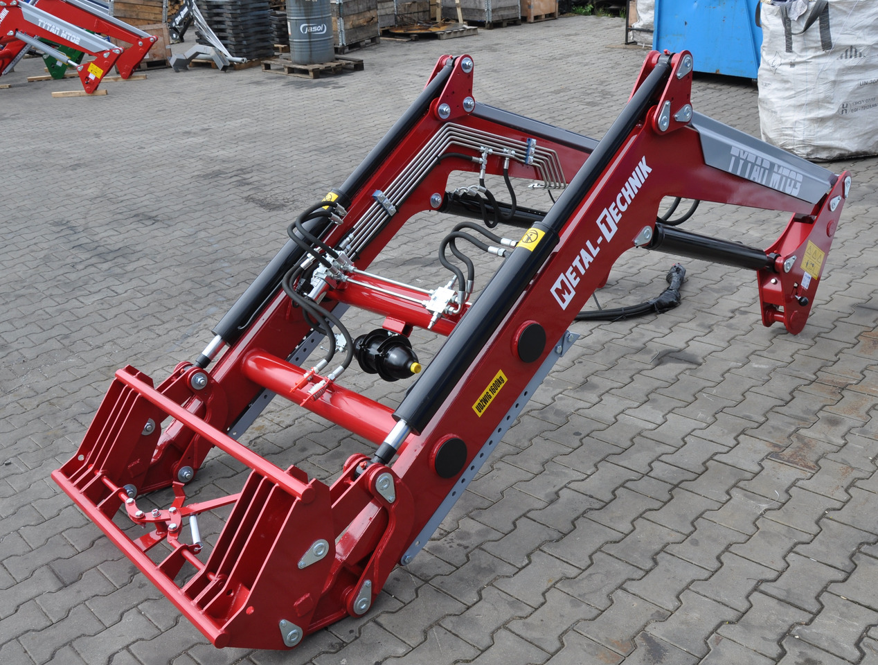 Metal-Technik Frontlader / Front loader / Chargeur frontal / Caricatore frontale / Фронтальный погрузчик / Ładowacz czołowy Tytan MT-03 - Cargador frontal para tractor para Cargador frontal para tractor: foto 4 Metal-Technik Frontlader / Front loader / Chargeur frontal / Caricatore frontale / Фронтальный погрузчик / Ładowacz czołowy Tytan MT-03 - Cargador frontal para tractor para Cargador frontal para tractor: foto 4
