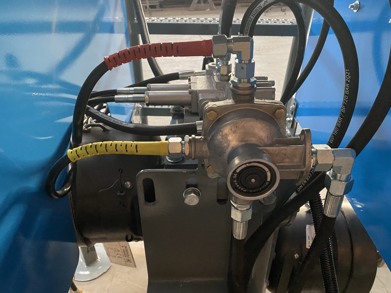 Desensiladora nuevo ZAMET Futtermischwagen / Feed mixer / Melangeuse / Carro miscelatore / Vagoneta 2 sinfines / Кормораздатчик 2 шнека / Wóz paszowy 14 m3: foto 9