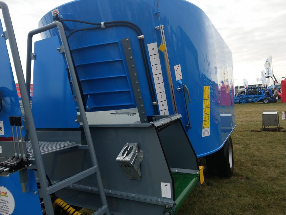 Desensiladora nuevo ZAMET Futtermischwagen / Feed mixer / Melangeuse / Carro miscelatore / Vagoneta de alimentación /Кормораздатчик / Wóz paszowy 16 m3: foto 14
