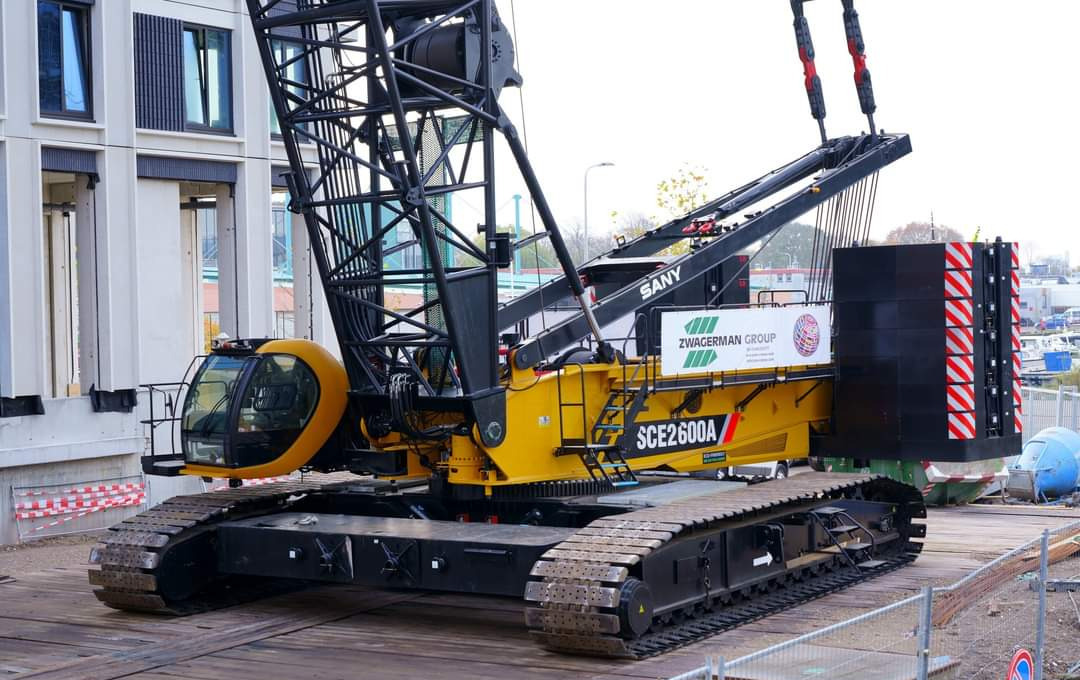 SANY SCE2600A - Grúa sobre orugas: foto 1 SANY SCE2600A - Grúa sobre orugas: foto 1