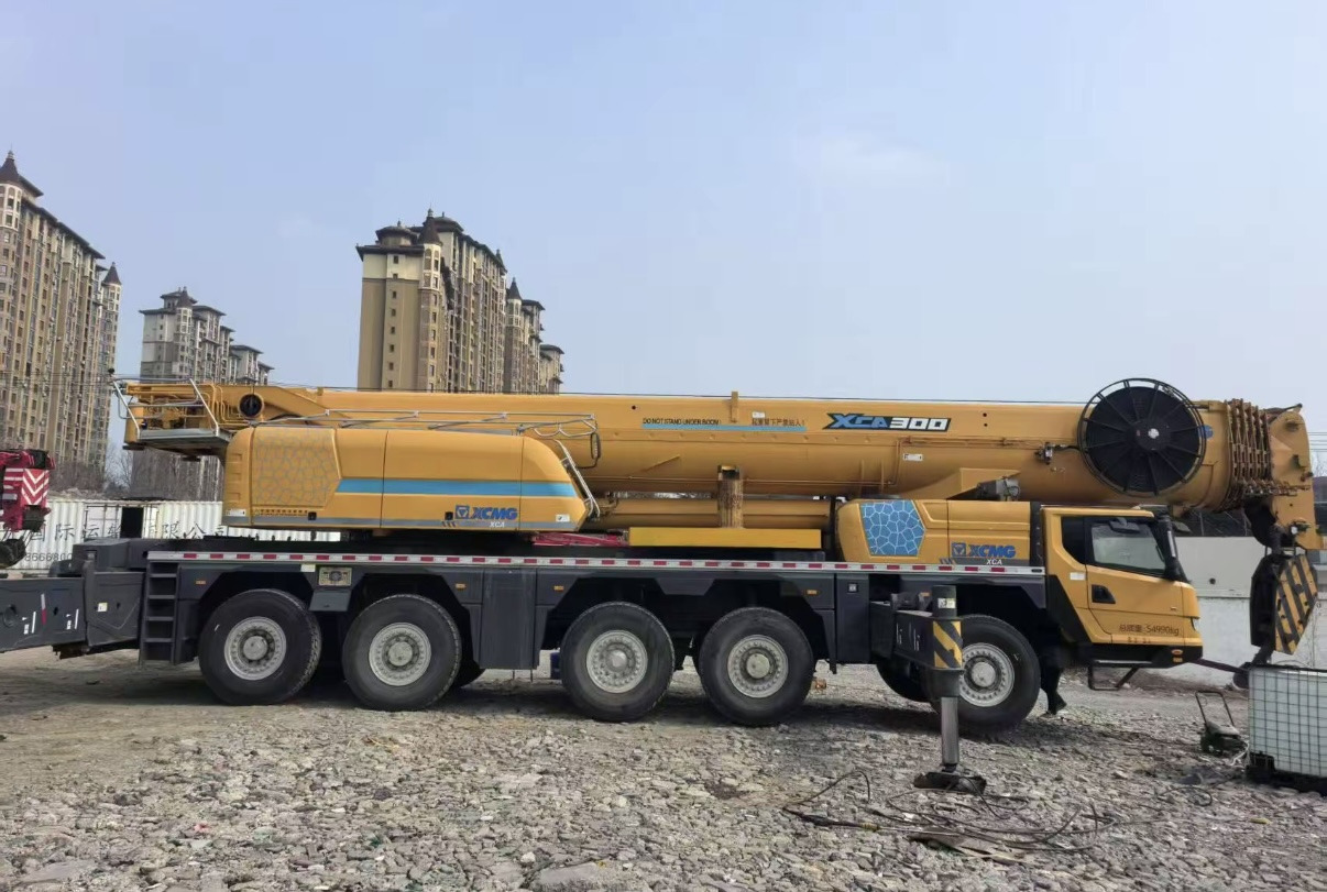 XCMG XCA220 - Grúa todo terreno: foto 2 XCMG XCA220 - Grúa todo terreno: foto 2