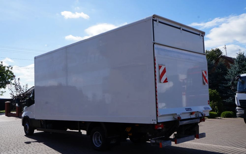 Iveco DAILY 72c18 Automat HI-MATIC Kontener 6 m 74 tys km STAN NOWY - Camión caja cerrada: foto 4 Iveco DAILY 72c18 Automat HI-MATIC Kontener 6 m 74 tys km STAN NOWY - Camión caja cerrada: foto 4