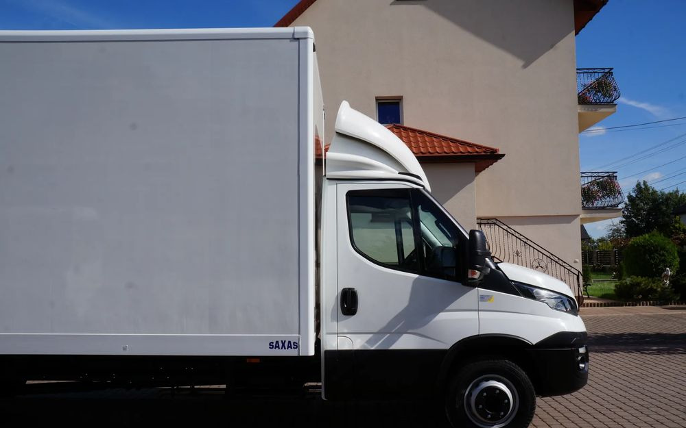 Iveco DAILY 72c18 Automat HI-MATIC Kontener 6 m 74 tys km STAN NOWY - Camión caja cerrada: foto 5 Iveco DAILY 72c18 Automat HI-MATIC Kontener 6 m 74 tys km STAN NOWY - Camión caja cerrada: foto 5