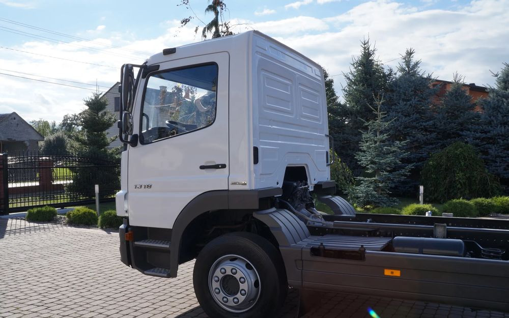 Mercedes-Benz ATEGO 1318 EURO 5 RAMA DO ZABUDOWY MANUAL 1322 - Camión chasis: foto 4 Mercedes-Benz ATEGO 1318 EURO 5 RAMA DO ZABUDOWY MANUAL 1322 - Camión chasis: foto 4