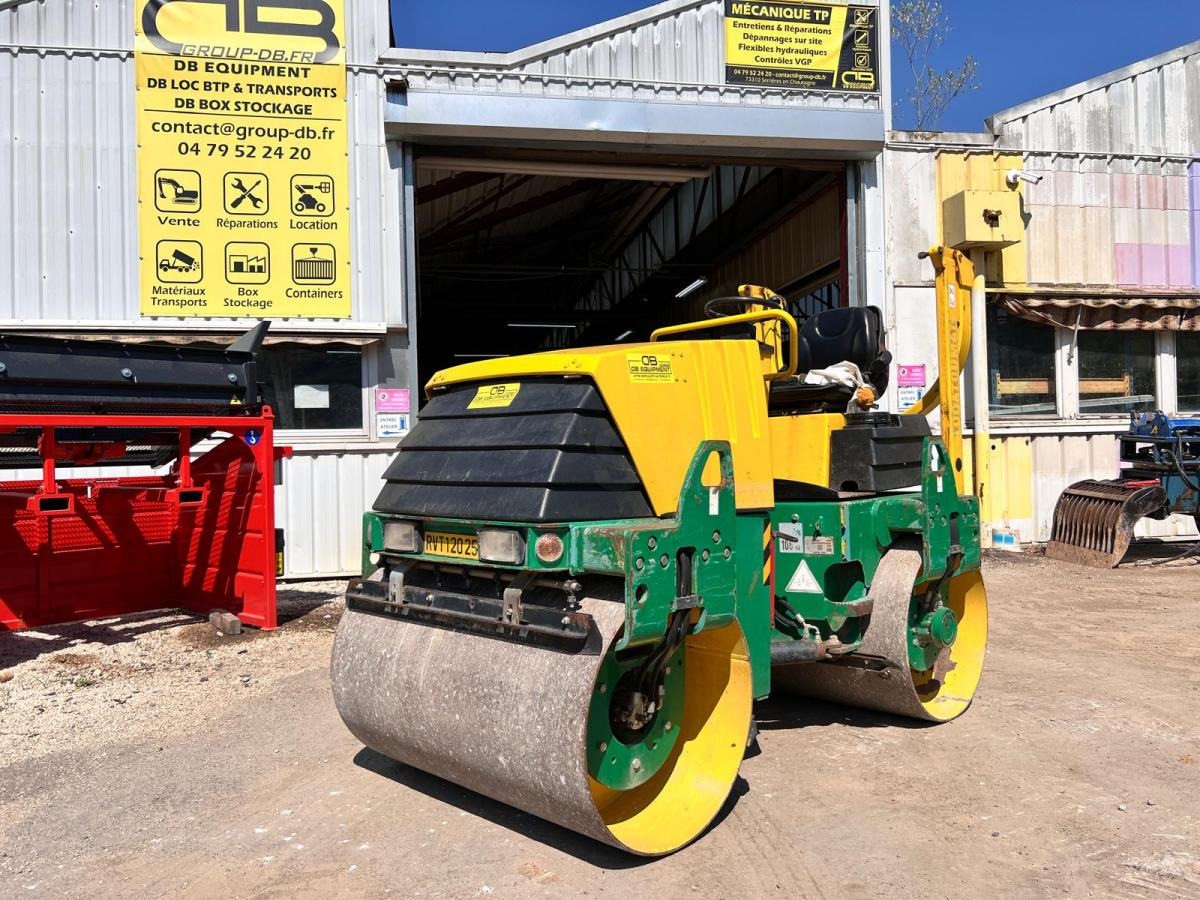 Ammann AV26-2 COMPACTEUR ROULEAU TANDEM VIBRANT ARTICULÉ - Apisonadora de asfalto: foto 1 Ammann AV26-2 COMPACTEUR ROULEAU TANDEM VIBRANT ARTICULÉ - Apisonadora de asfalto: foto 1