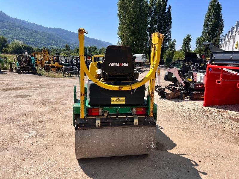 Ammann AV26-2 COMPACTEUR ROULEAU TANDEM VIBRANT ARTICULÉ - Apisonadora de asfalto: foto 4 Ammann AV26-2 COMPACTEUR ROULEAU TANDEM VIBRANT ARTICULÉ - Apisonadora de asfalto: foto 4