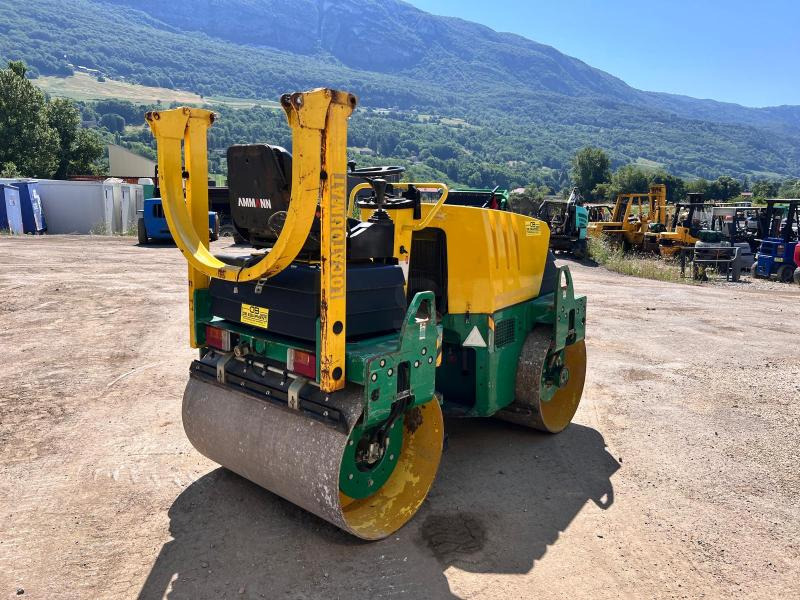 Ammann AV26-2 COMPACTEUR ROULEAU TANDEM VIBRANT ARTICULÉ - Apisonadora de asfalto: foto 5 Ammann AV26-2 COMPACTEUR ROULEAU TANDEM VIBRANT ARTICULÉ - Apisonadora de asfalto: foto 5