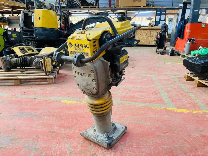 BOMAG Pilonneuse BT65/4 - Vibroapisonador: foto 3 BOMAG Pilonneuse BT65/4 - Vibroapisonador: foto 3