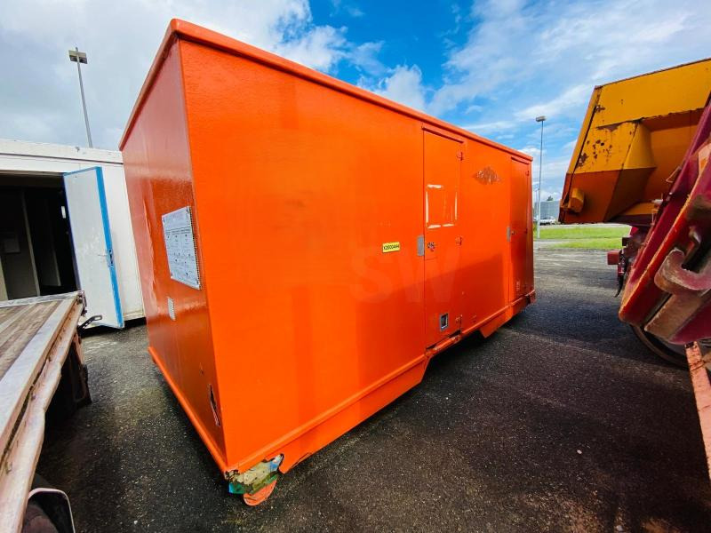 Casa contenedor CABANE DE CHANTIER SUR BERCE AMPLIROLL: foto 6